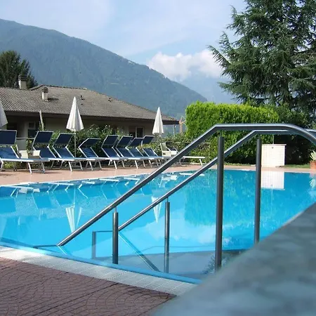 Salgart Hotel 3*